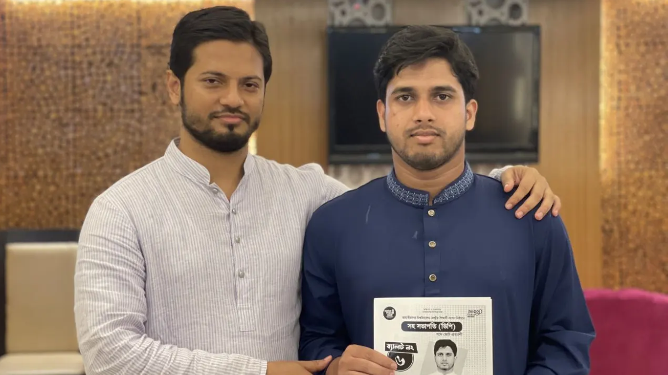 শিক্ষার্থীদের সিনেট ভবনে জড়ো থাকার আহ্বান শিবিরের ভিপি প্রার্থীর